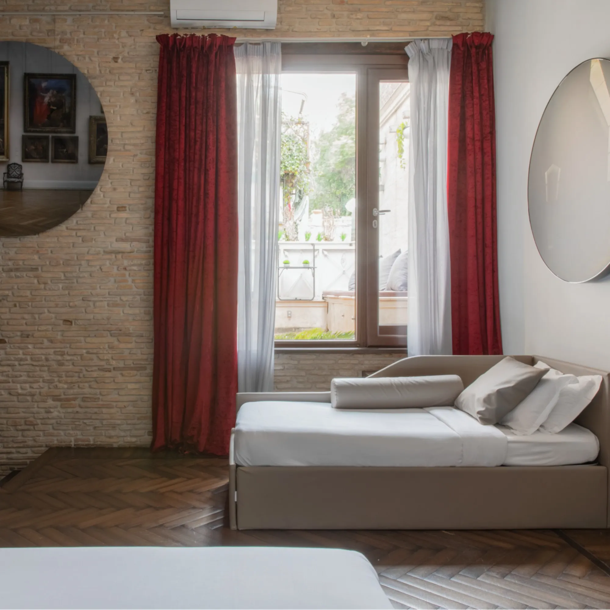 BDB-Rooms-Margutta-Roma-Junior-Suite-con-Terrazza-EV-0409-HDR-quadrata